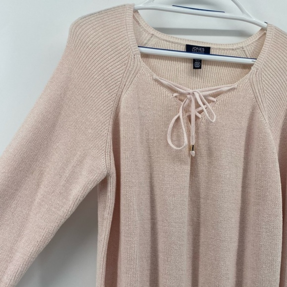 Jones New‎ York Signature — Lightweight sweater / blouse
